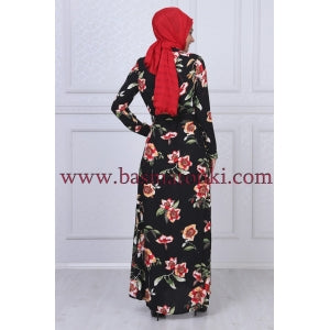 la robe noire fleurie en rouge