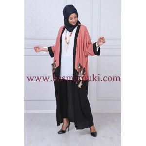 kimono rose noir avec son collier