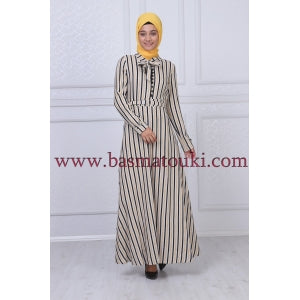 la robe beige à rayure noire et jaune